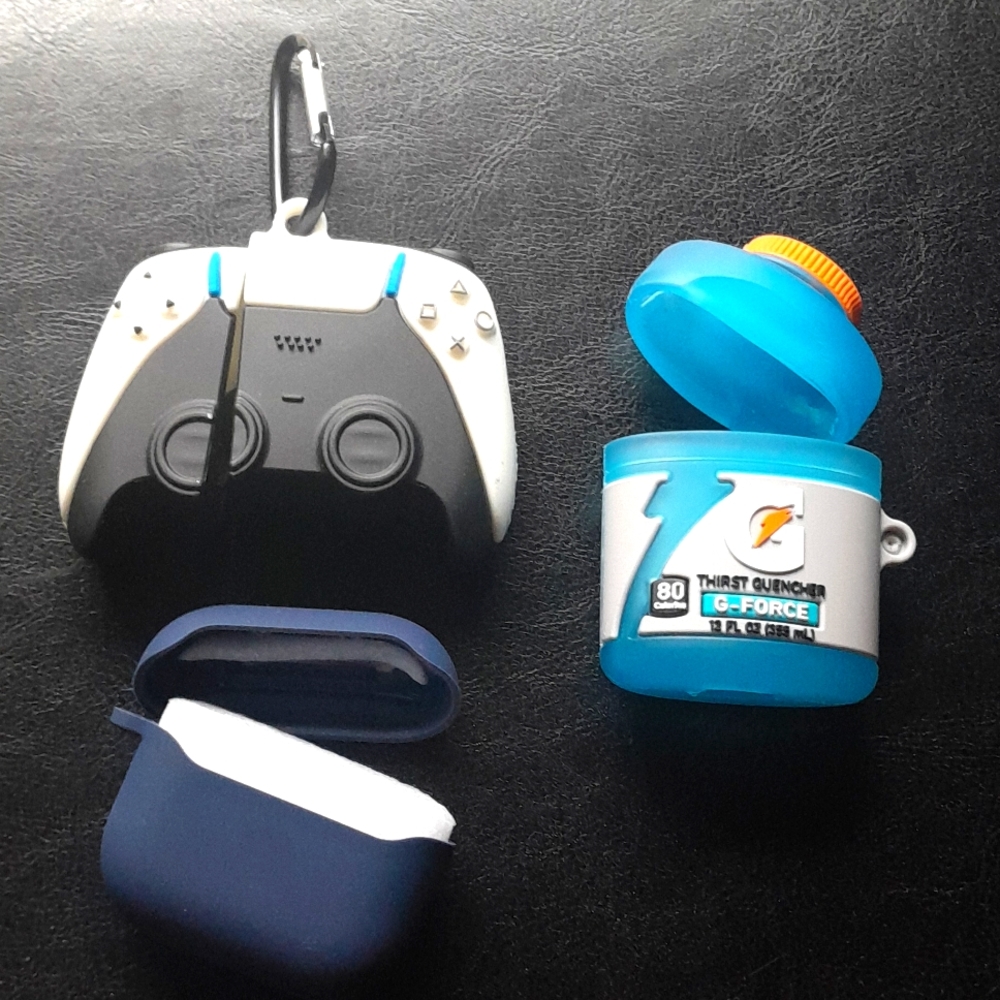 Lot ..all 3 Airpod cases